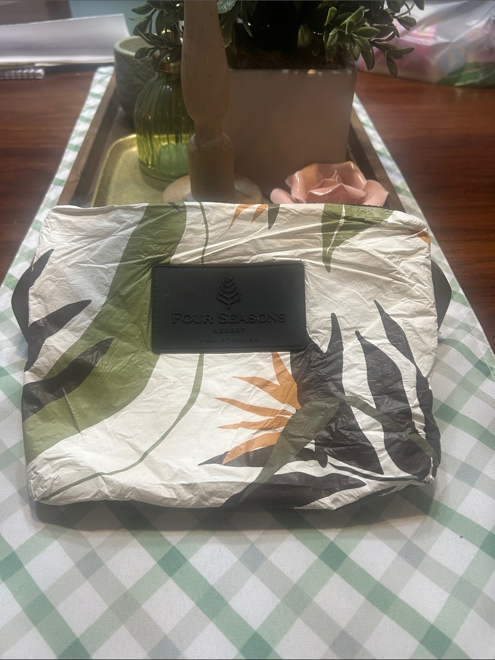 ALOHA collection Four Seasons Resort Cosmetic Pouch - Green/White